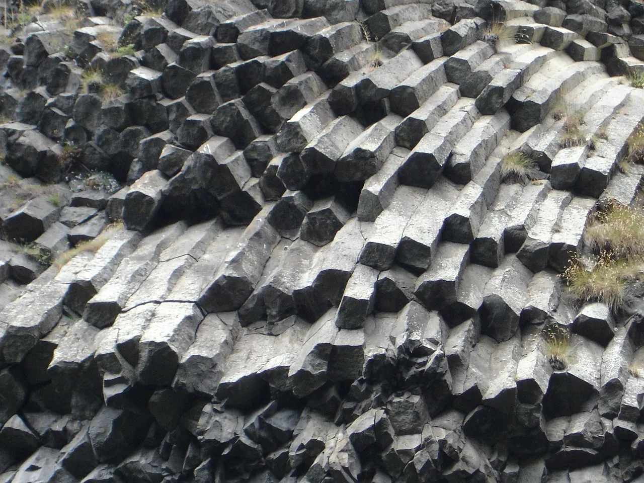 basalt-4125_1280.jpg