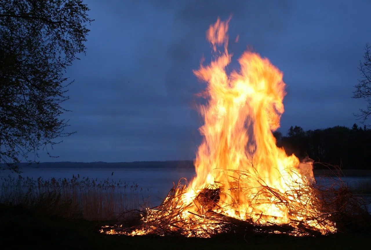 fire-123784_1920.jpg