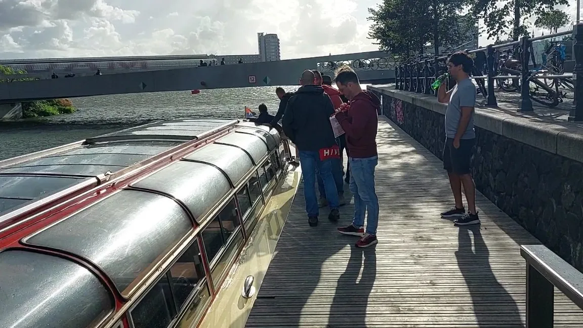 Me fiddling with my top before getting on the boat. Pic by @revisesociology