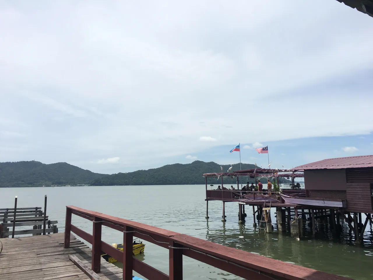 https://s3.us-east-2.amazonaws.com/partiko.io/img/cukin-lunch-above-the-sea-1533622771197.png