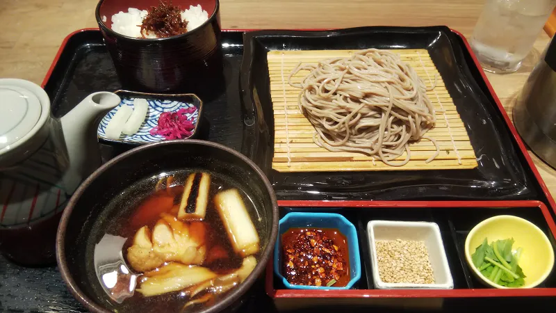 若鶏と舞茸のつけ蕎麦定食.png