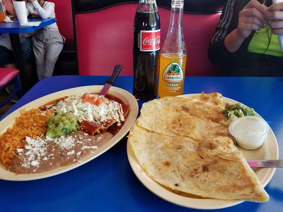 24058876_1708030102605694_2021110279025502652_n(Tortas de fuego).jpg