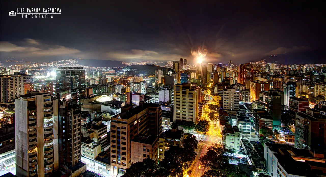 CaRACAS noche.jpg