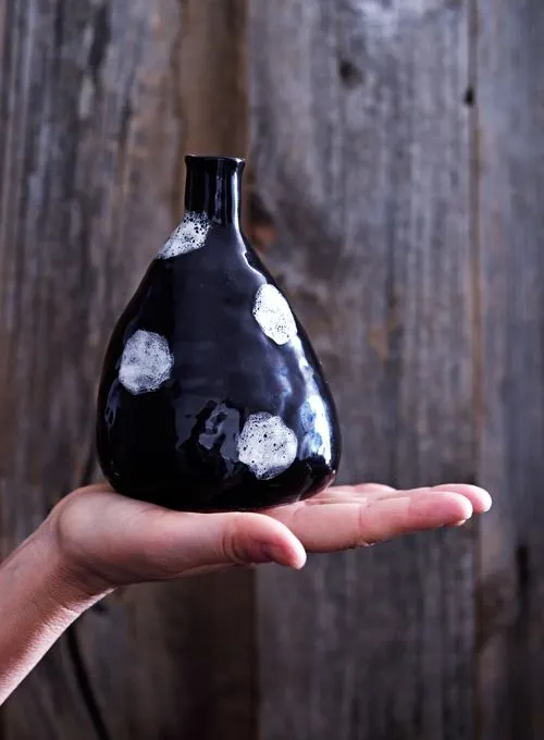spotted vase1.jpg
