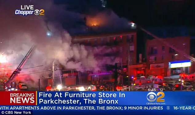 47B1BCA400000578-5228449-An_early_morning_fire_broke_out_at_a_furniture_store_at_around_5-m-41_1514895556031.jpg