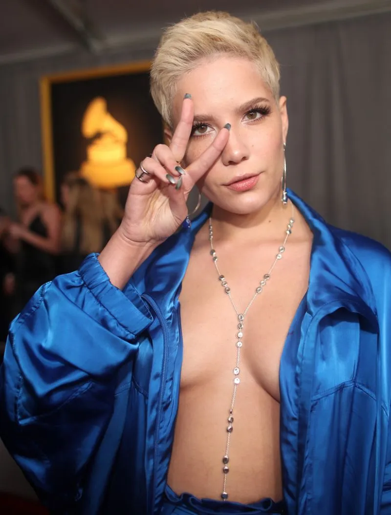 halsey-at-59th-annual-grammy-awards-in-los-angeles-02-12-2017_2.jpg