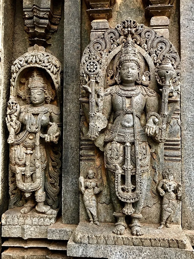 800px-Vishnu_with_Lakshmi,_13th_century_Keshava_temple_Somanathpur_3.jpg