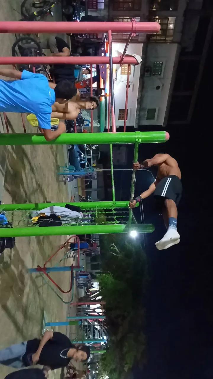 J1YBiGYhq5Qis1BY_1000439891.webp