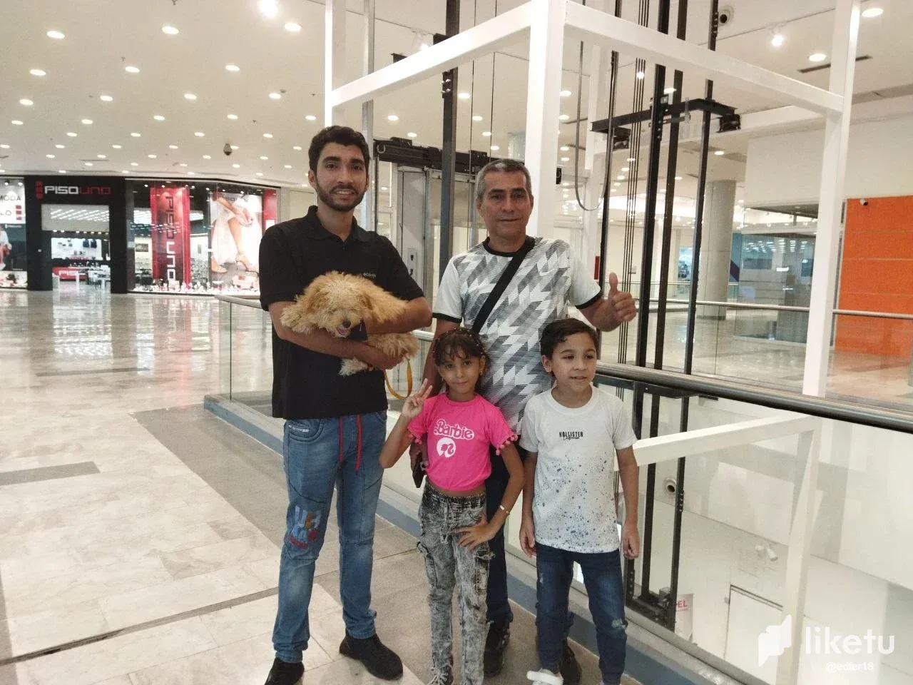 cll8id3y0003y3jszar6i8g5r_1.webp