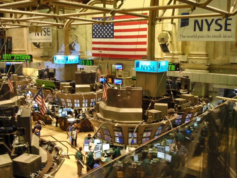 1280px-NYSE127-945x709.jpg