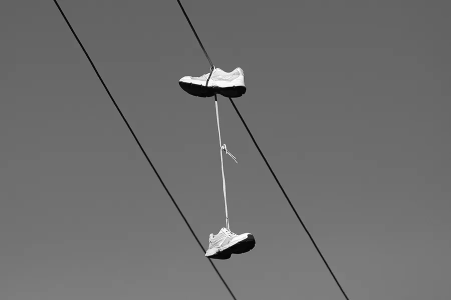 Shoes_on_the_Wire_s_BW.jpg