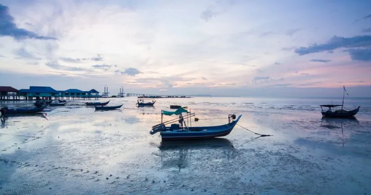 Low-tide-boats-760x400.jpg