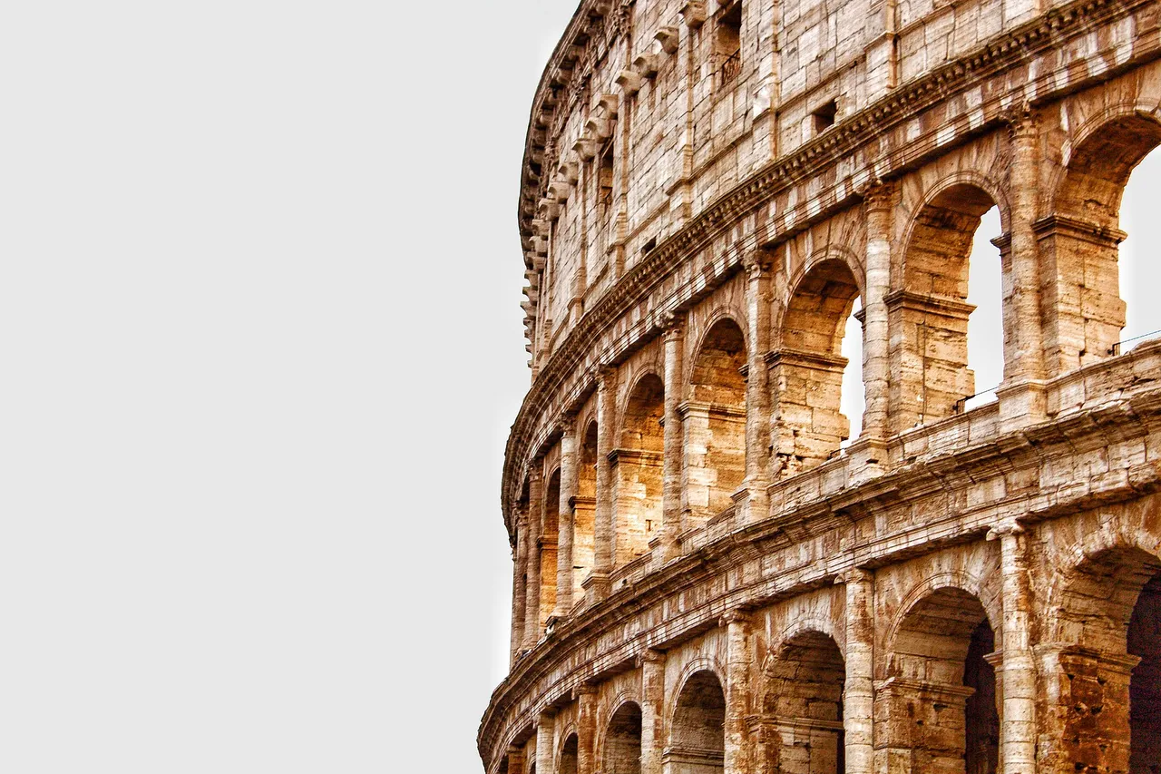 colosseum-2030639_1920.jpg