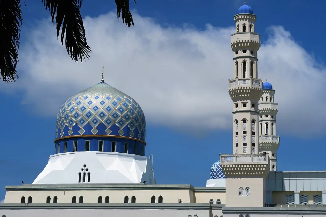 mosque-1373975_1280111.jpg