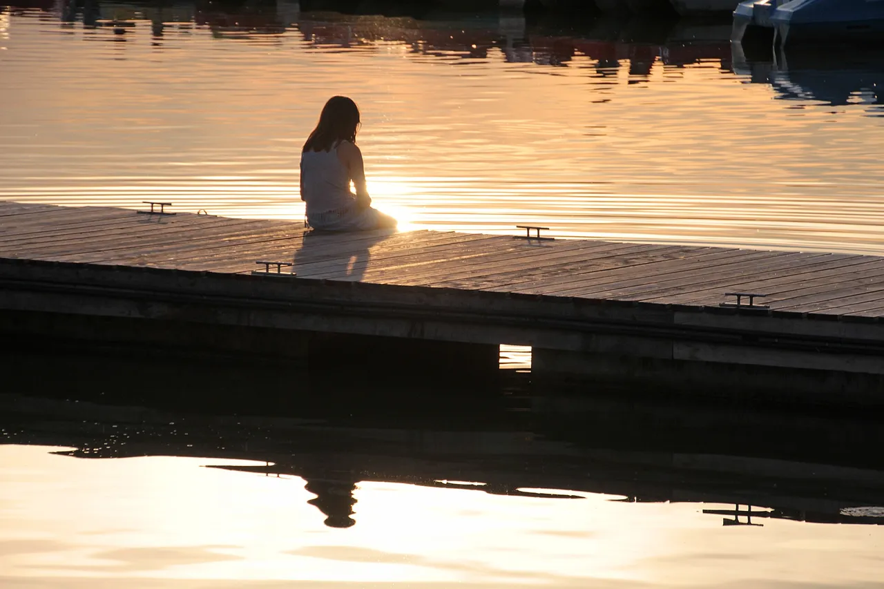 boat-dock-2745174_1920.jpg