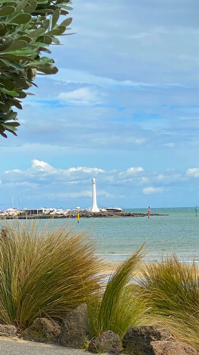 ST KILDA BEACH TOWARDS BRIGHTON.jpg