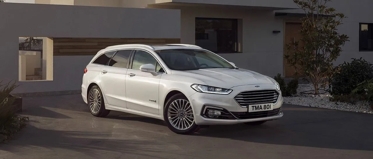 2019fordmondeo_hybrid_07e.jpeg