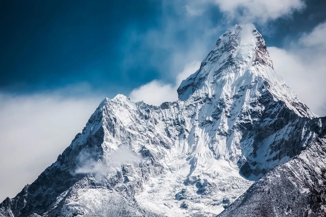 ama_dablam_g1e9ca96d5_1920.jpg