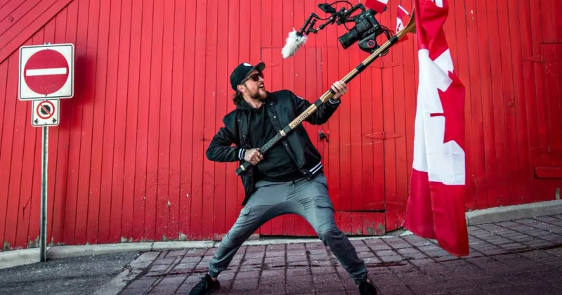 canadianselfiestaff-800x420.jpg