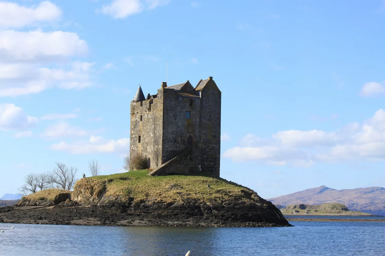 Castle Stalker (2)small.jpg