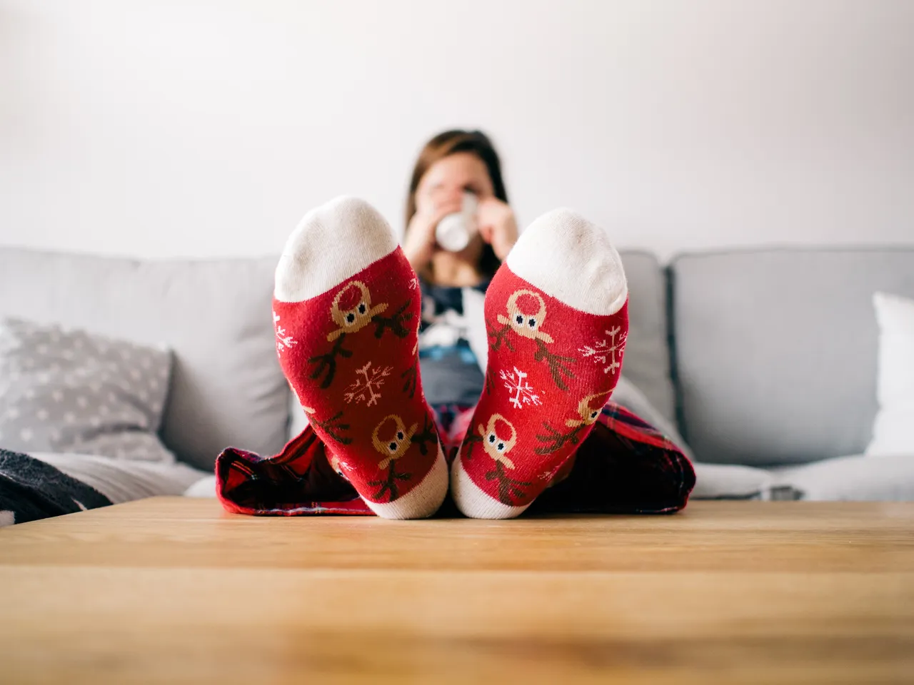 christmas-couch-feet-85842.jpg