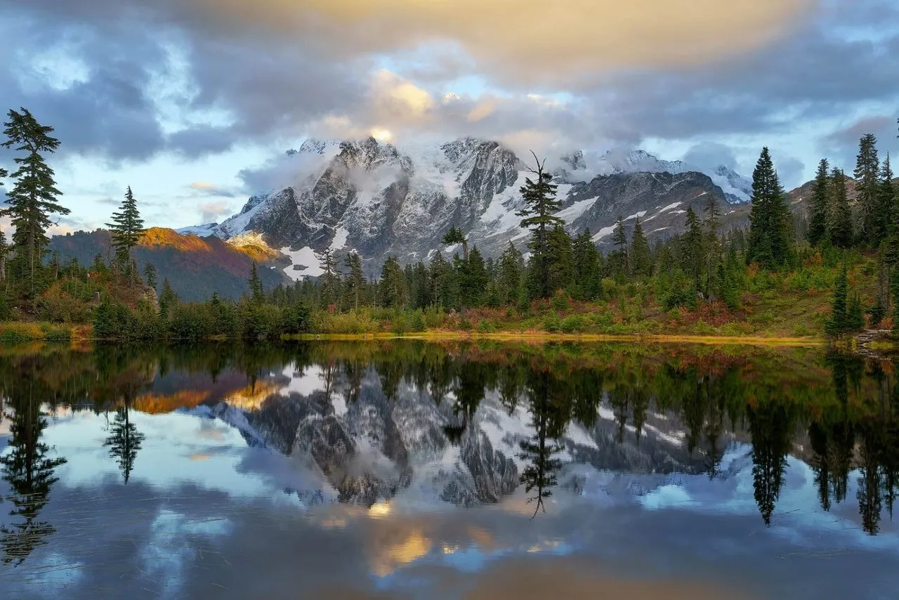 Picture Lake and Mount Shuksan