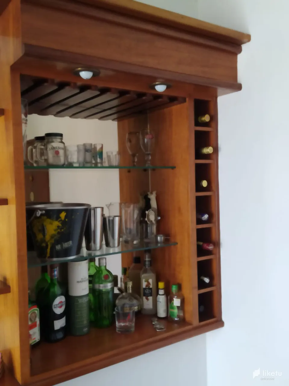 405opjpkyqcgzu7_bar.jpeg