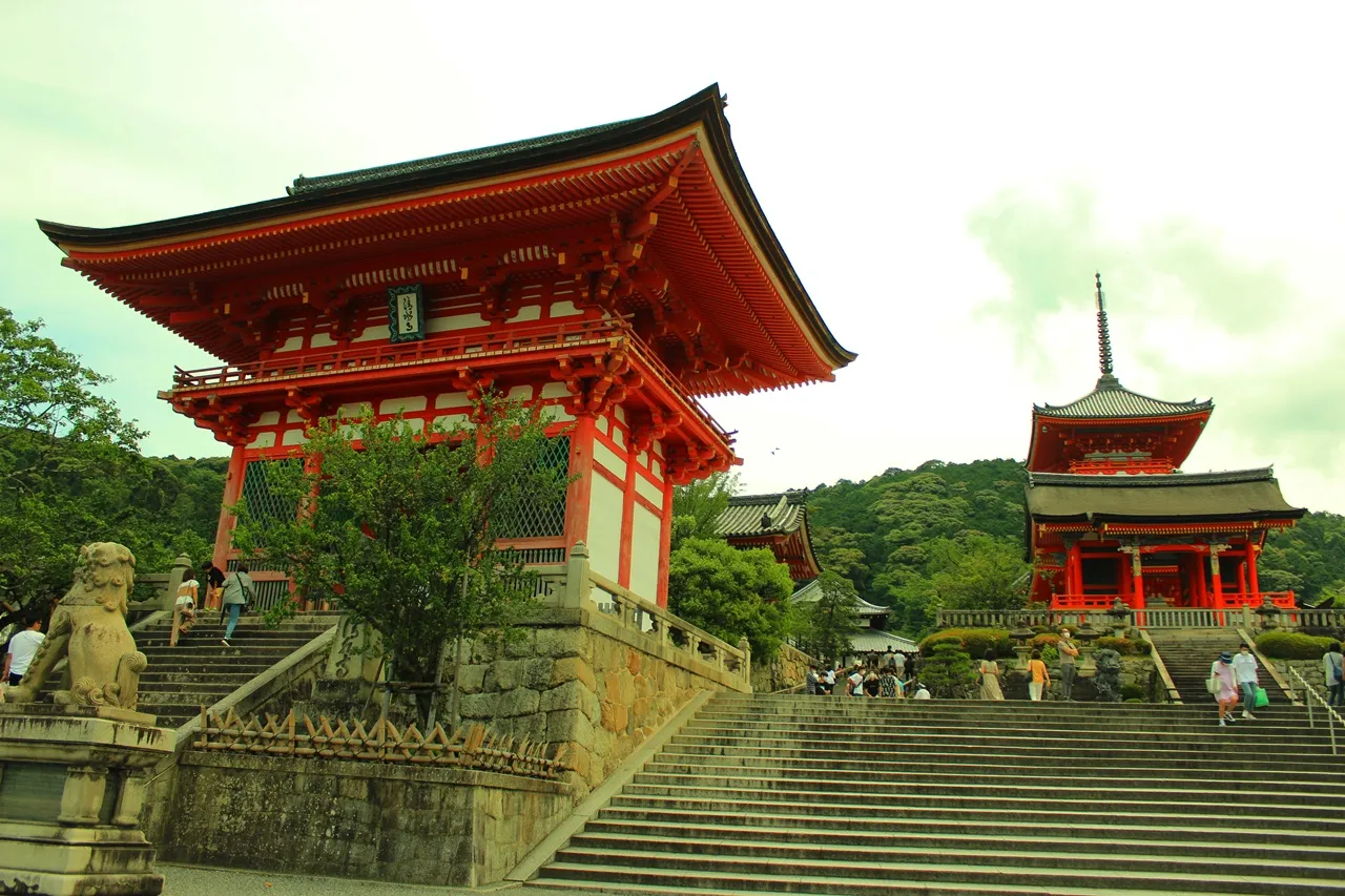 Niomon gate