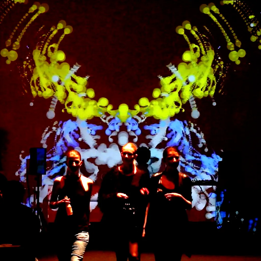 Immersive AudioVisual Performance during FashionTech Festival with POP UP Fashion Berlin at Platoon Kunsthalle