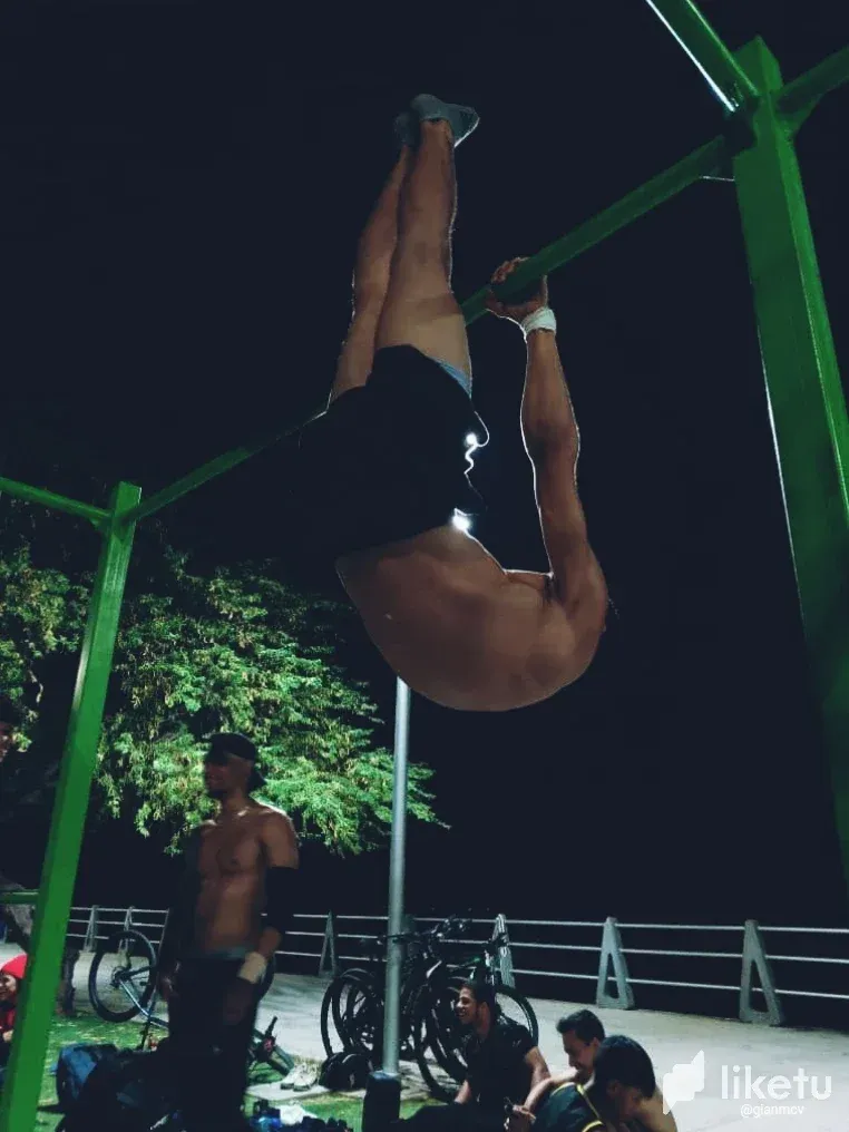 clszi1mr9002guuszdk46fsax_FotoGrid_20240223_221313277.webp