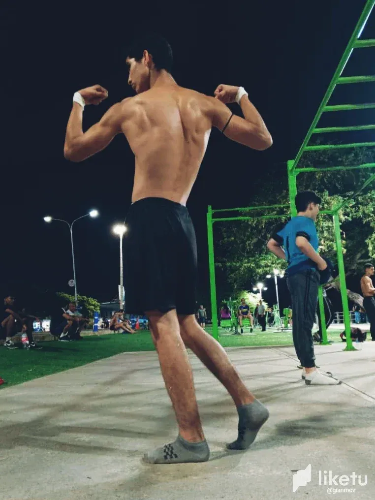 clszi1qbk000hweszd4d9f5as_FotoGrid_20240223_221458479.webp