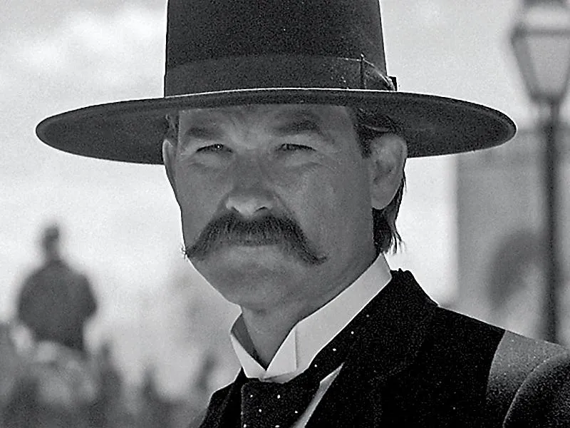 kurt-russell_wyatt-earp_tombstone.jpg