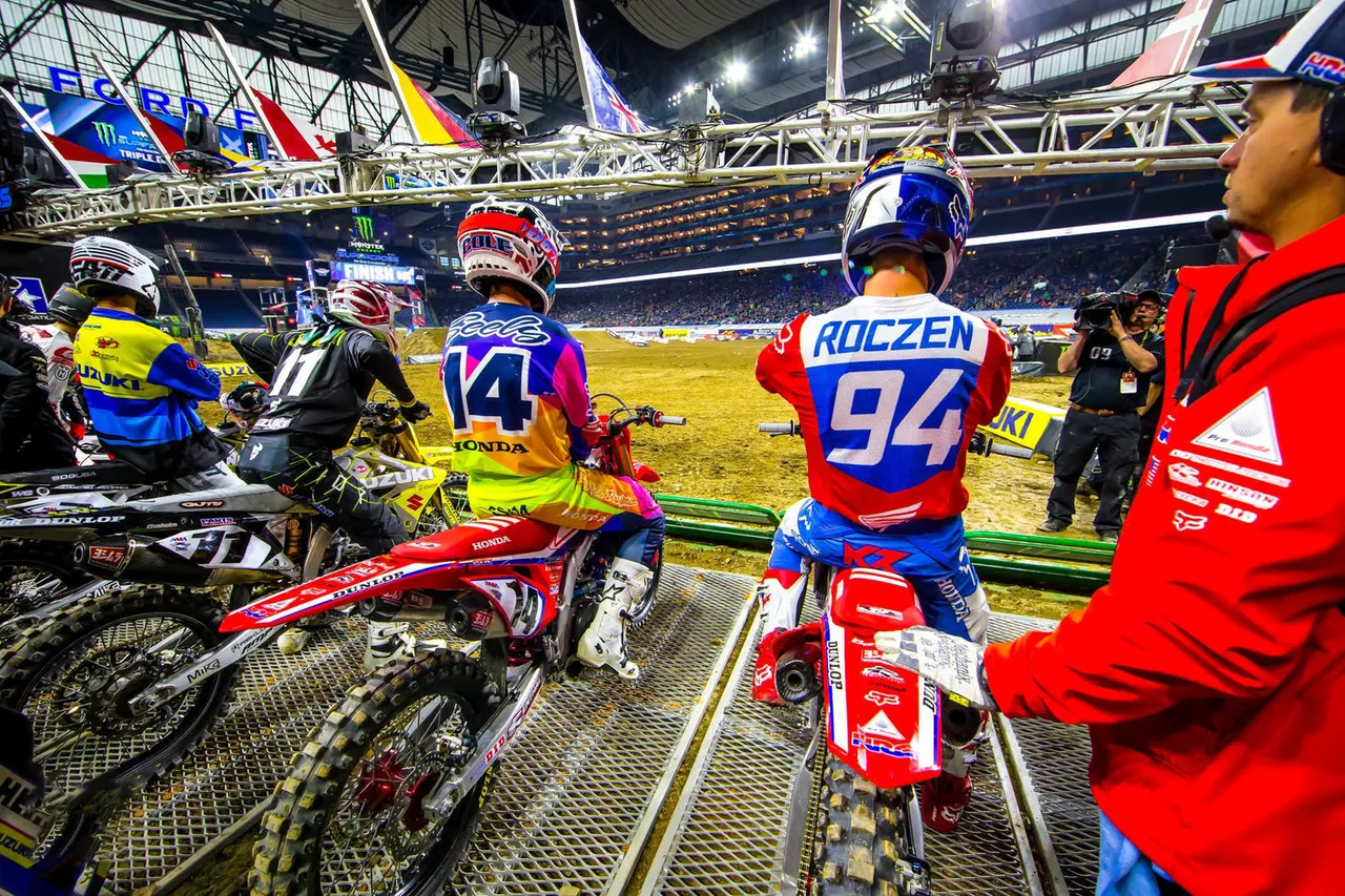 180051_roczen_rs_sx19_detroit_122.jpg