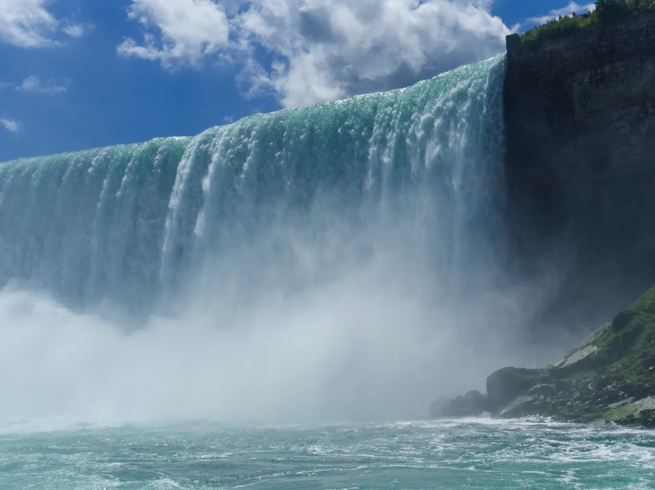 P8182641-niagara-falls-from-below.jpg