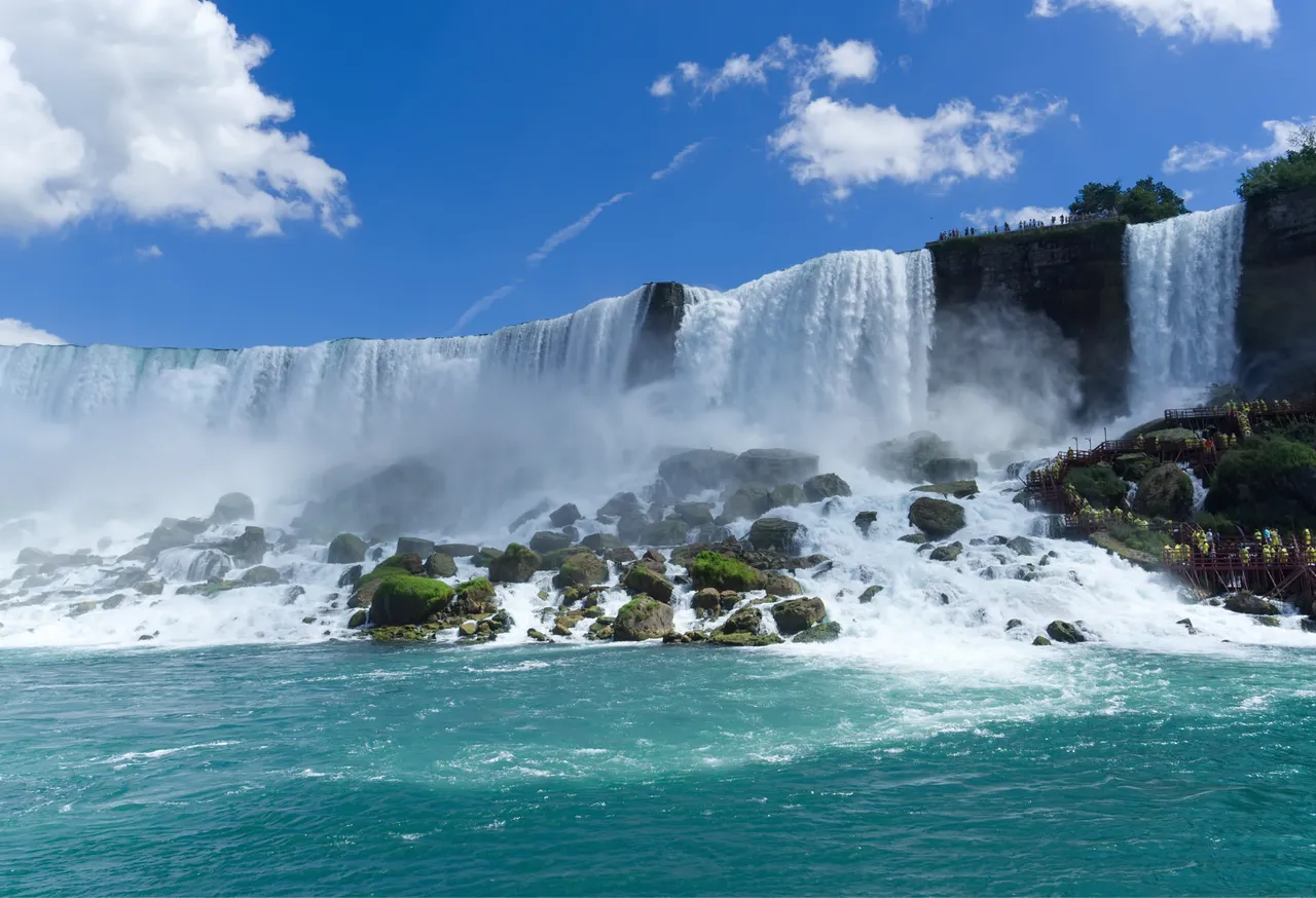 P8182633-niagara-falls-from-below.jpg