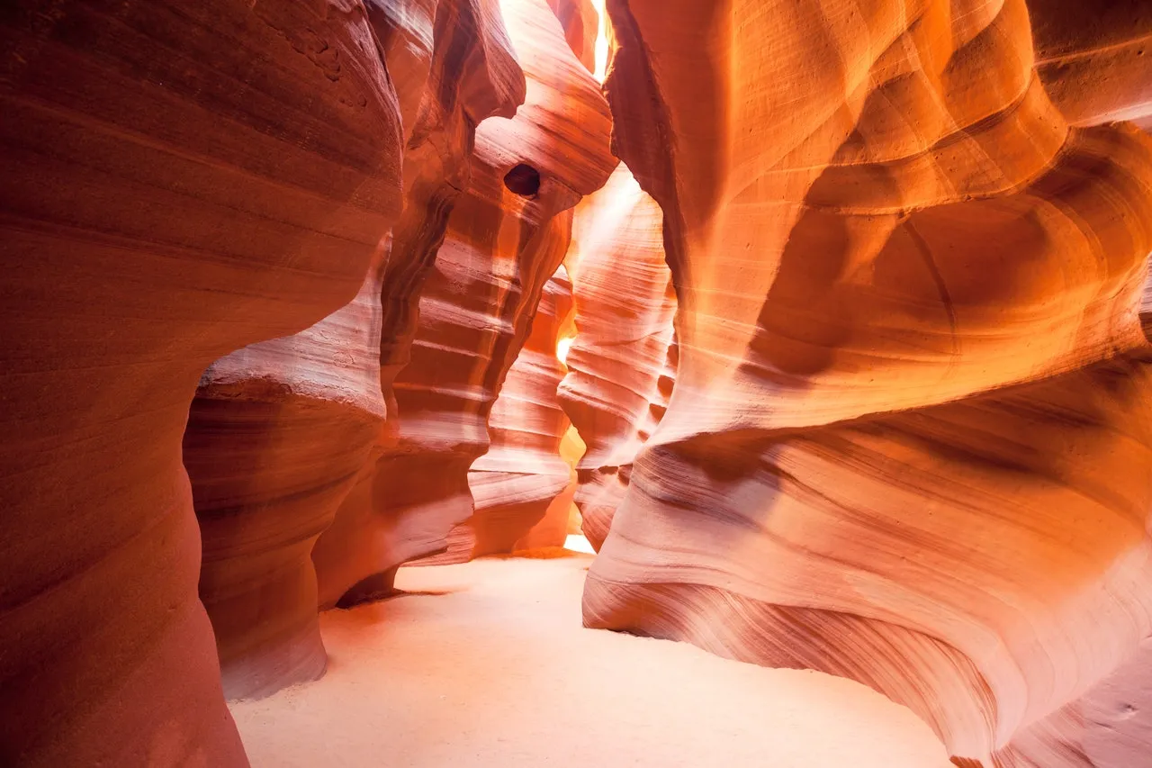 antelope_canyon_gettyimages_162813219.jpg