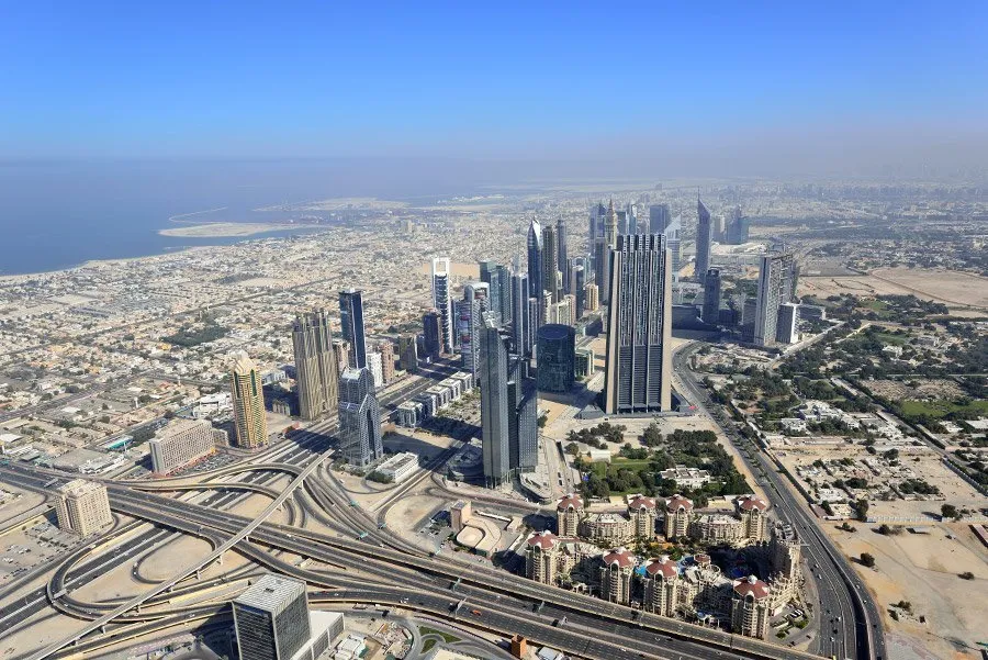 burj-khalifa-vistas-sheikh-zayed-road.jpg