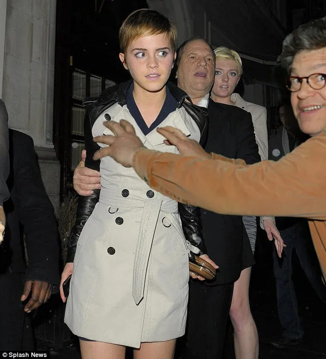 al franken gropes emma watson.jpg