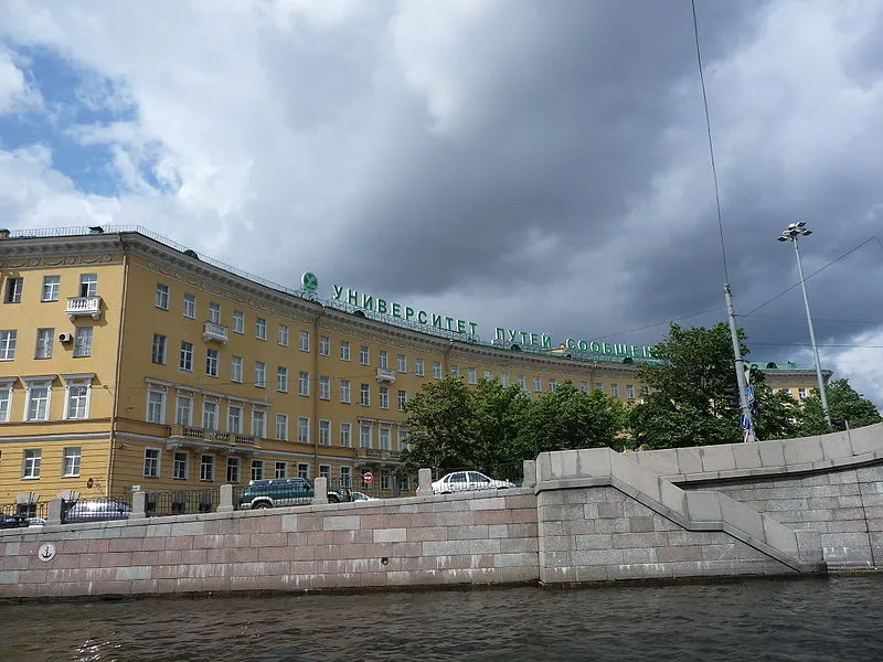 800px-University-StPeterburg-p1030659.jpg