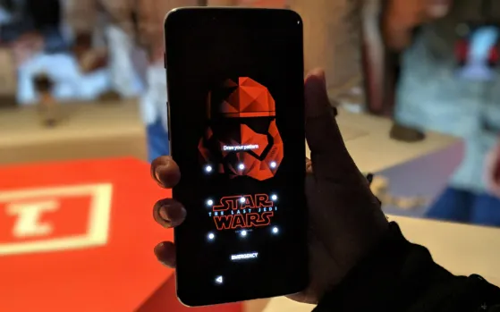 oneplus-5t-star-wars-559_121417085703.jpg