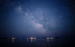 starry_sky_night_shore_117429_300x188.jpg