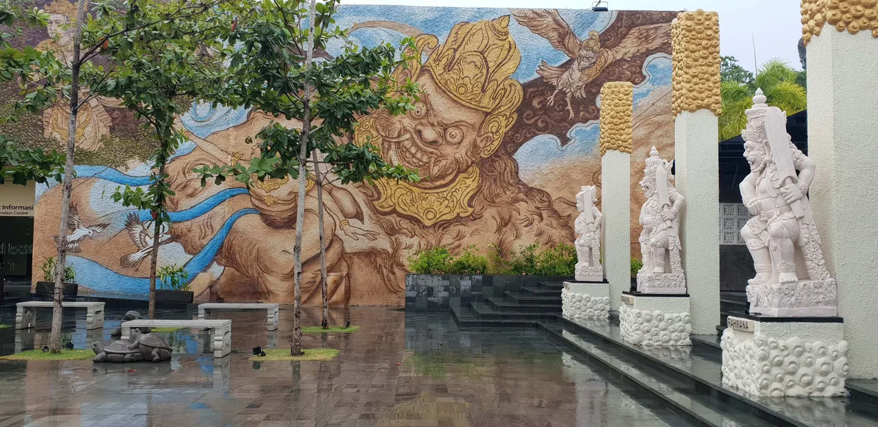 A lovely painting done on the wall of the GWK Park