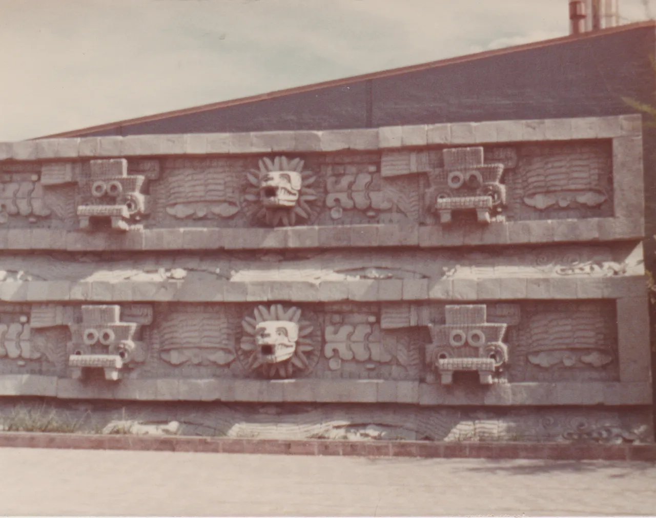1975-03-26 - Wednesday - San Antonio, no dates on these pic-08 - Wall art, animal sculpture, 11pics.png