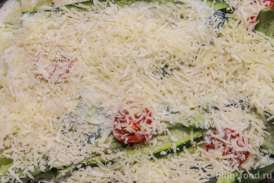 Zucchini gratin with chicken