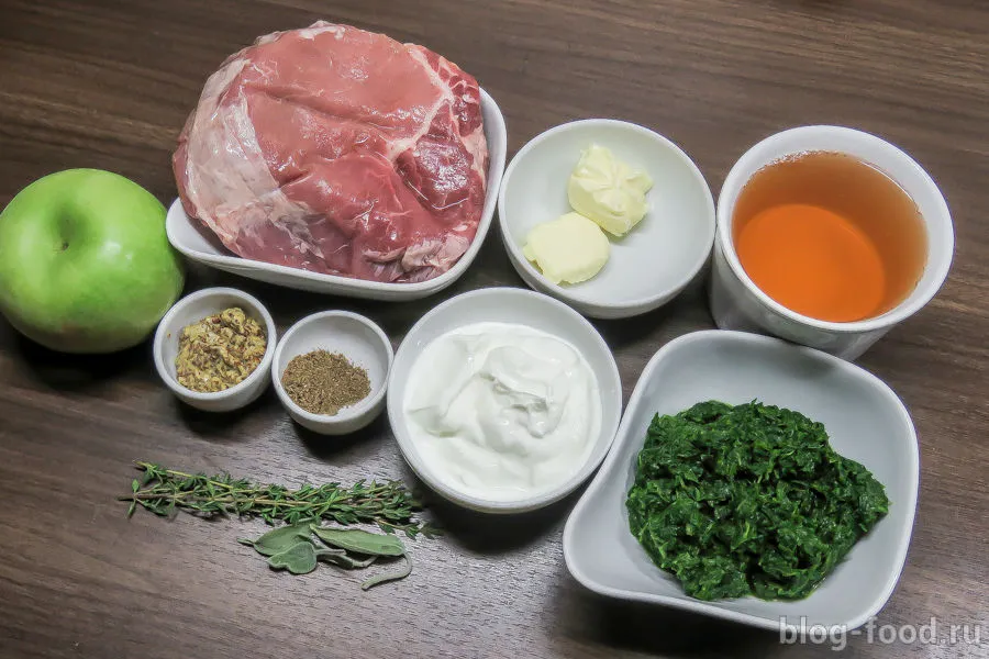 Roast pork with spinach-Apple sauce