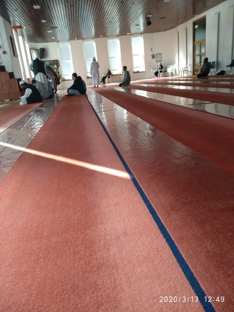 Suasana persiapan shalat jum'at Di Central Mosque Dundee