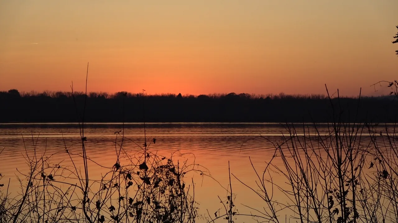 LakeSunset3.JPG