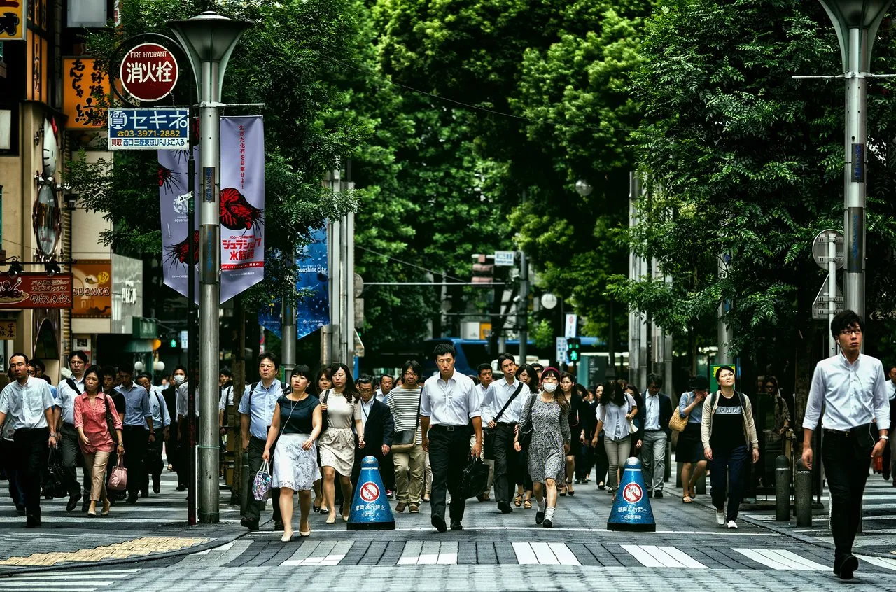 Morning-Rush-Workers-Japan-Tokyo