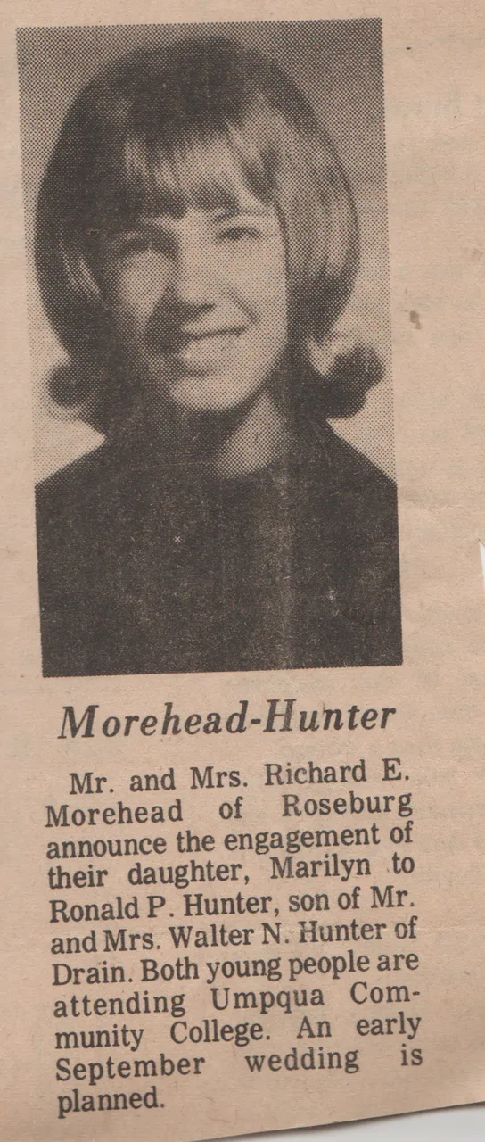 1971-09-04 - Saturday - Marilyn married Ron Hunter, in newspaper, 1pic.png