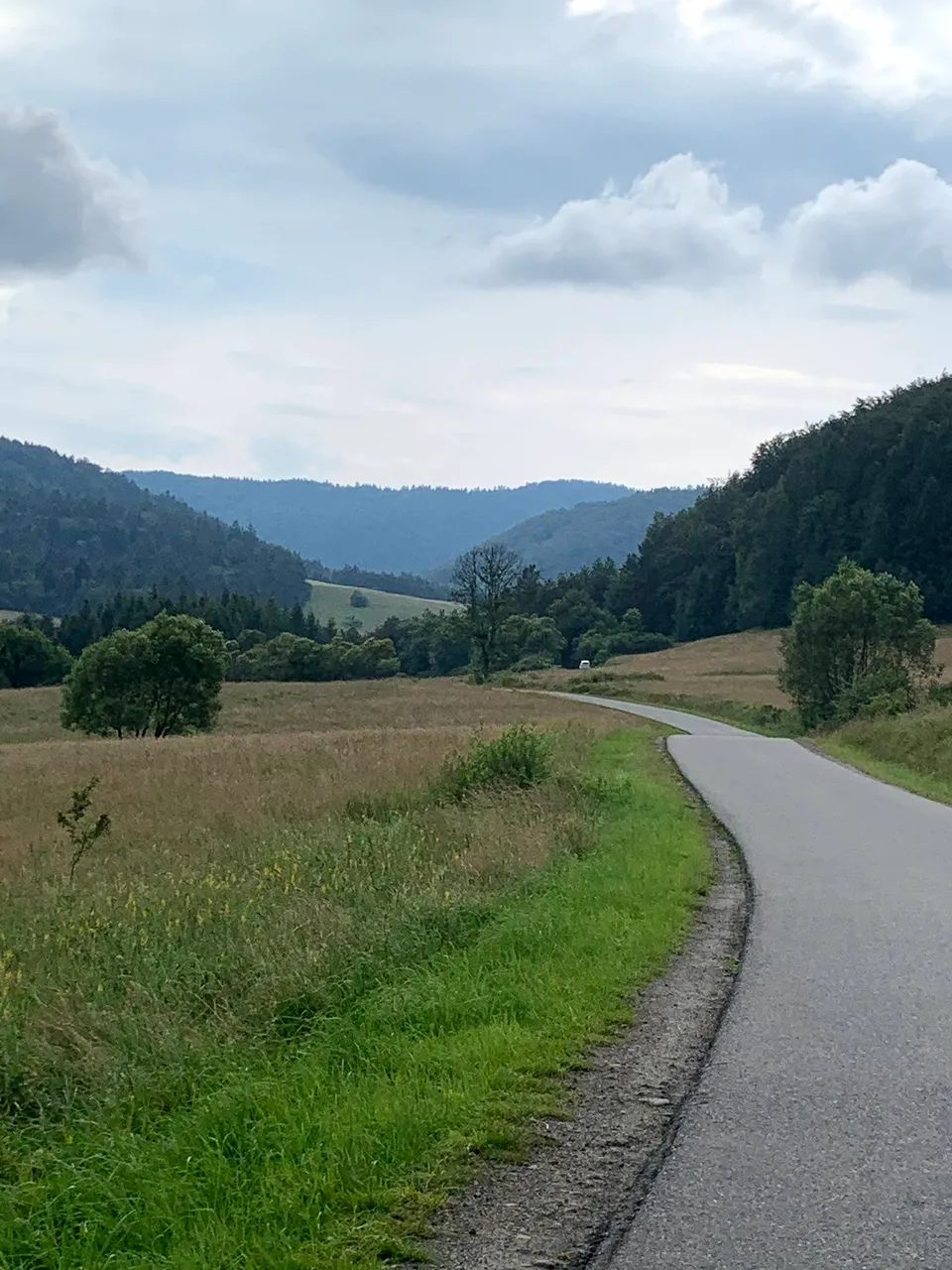 Szlak między Hańczową a Ropkami